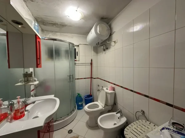 Tirane, shitet apartament 1+1 Kati 5, 167.000 € 