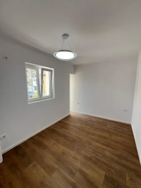 Tirane, shitet apartament 1+1+Aneks+Ballkon Kati 3, 50 m² 115.000 € (qyteti studenti)