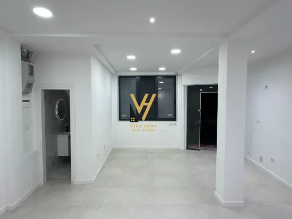 Tirane, jepet me qera dyqan Kati 0, 40 m² 520 € (RRUGA E DURRESIT)