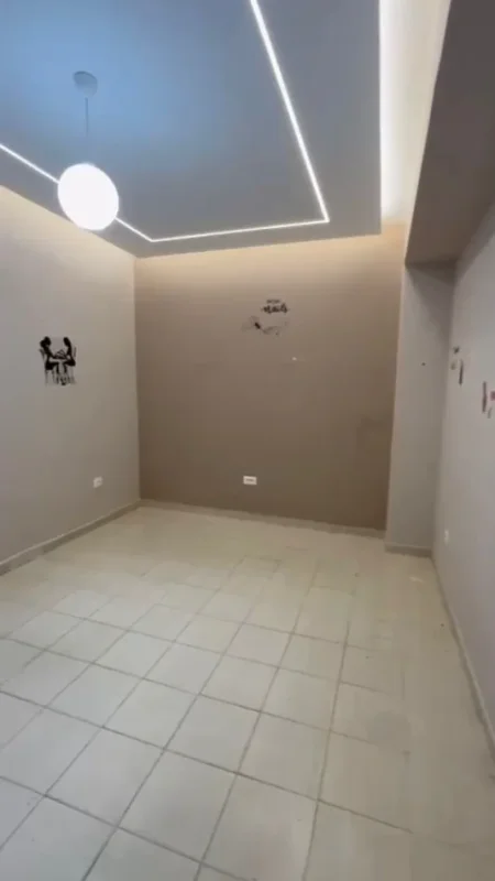 Durres, jepet me qera ambjent biznesi Kati 0, 30 m² 200 € (Zjarrfiksja, Durres)