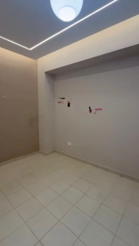 Durres, jepet me qera ambjent biznesi Kati 0, 30 m² 200 € (Zjarrfiksja, Durres)