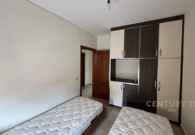 Tirane, jepet me qera apartament 2+1 Kati 6, 106 m² 550 € 