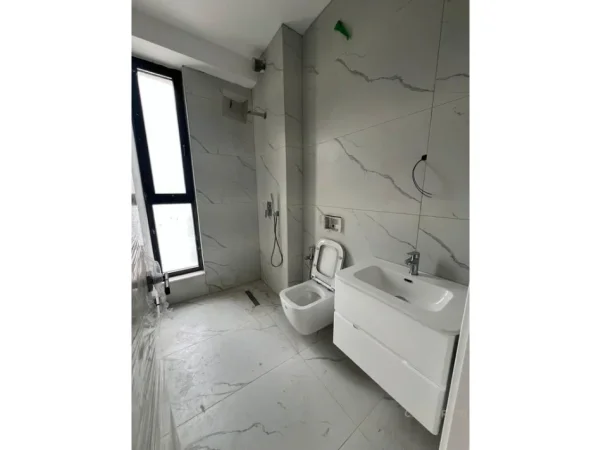 Tirane, shitet apartament 2+1+Ballkon Kati 4, 98 m² 200.000 € 