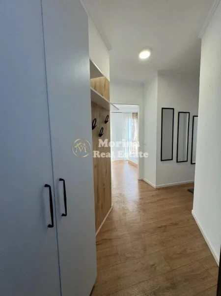 Tirane, jepet me qera apartament 1+1 Kati 4, 65 m² 500 € (Rruga e Durresit)