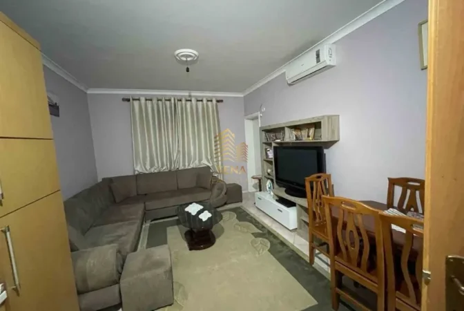 Tirane, jepet me qera apartament 1+1 Kati 4, 74 m² 400 € (Casa Italia)