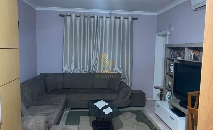 Tirane, jepet me qera apartament 1+1 Kati 4, 74 m² 400 € (Casa Italia)