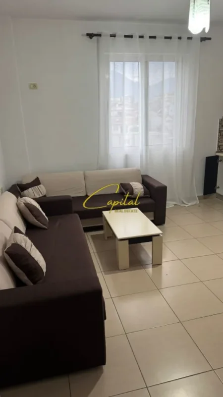 Tirane, jepet me qera apartament 1+1 Kati 3, 60 m² 450 € (5 MAJI)