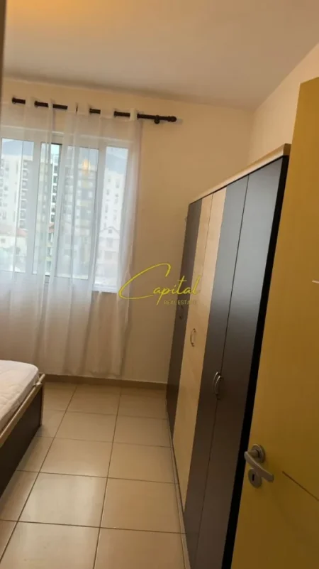 Tirane, jepet me qera apartament 1+1 Kati 3, 60 m² 450 € (5 MAJI)