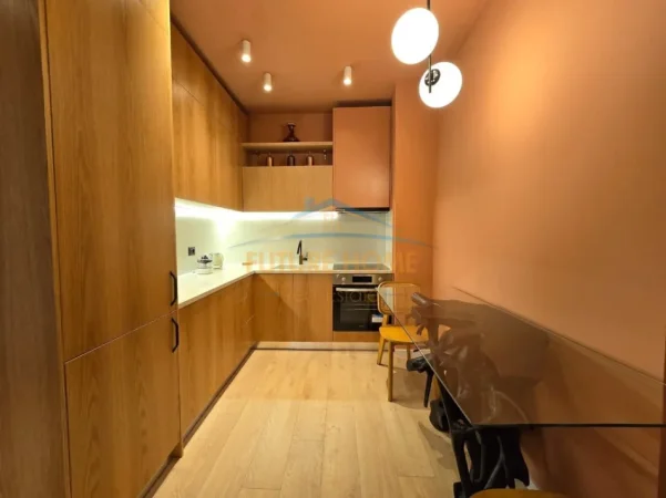 Tirane, jepet me qera apartament 1+1+Aneks+Ballkon Kati 12, 75 m² 900 € (ish ekspozita)