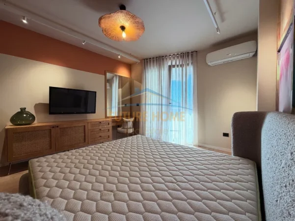 Tirane, jepet me qera apartament 1+1+Aneks+Ballkon Kati 12, 75 m² 900 € (ish ekspozita)