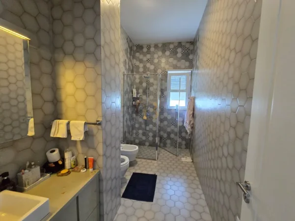 Tirane, shitet Vile 3 Katshe Kati 0, 391 m² 1.600.000 € (prane Tegut)