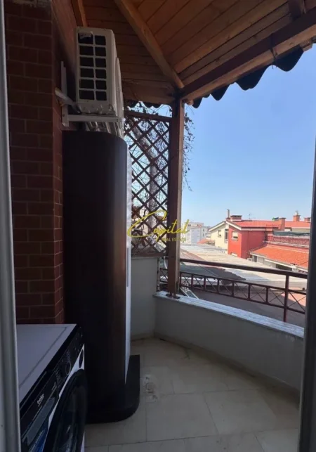 Tirane, jepet me qera apartament 1+1 Kati 7, 70 m² 500 € (KODRA E DIELLIT)