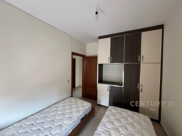 Tirane, jepet me qera apartament 2+1 Kati 6, 105 m² 550 € 