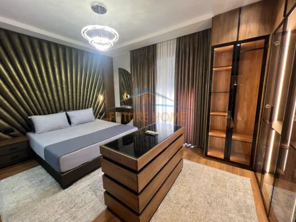 Tirane, shitet apartament 2+1 Kati 3, 106 m² 300.000 € (TEG)