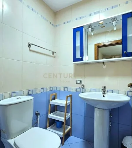 Tirane, jepet me qera apartament 2+1 Kati 4, 130 m² 800 € (Liqeni i Thate)