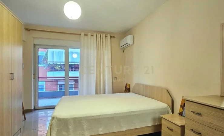 Tirane, jepet me qera apartament 2+1 Kati 4, 130 m² 800 € (Liqeni i Thate)