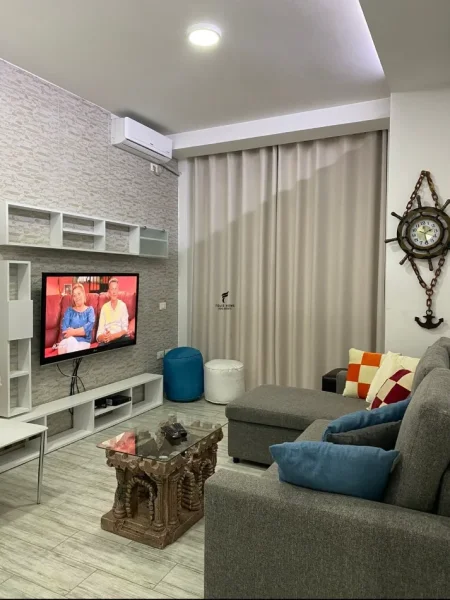 Tirane, jepet me qera apartament 1+1 Kati 2, 70 m² 650 € (KOMUNA E PARISIT)