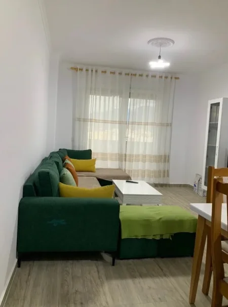 Tirane, jepet me qera apartament 1+1+Aneks+Ballkon Kati 5, 72 m² 550 € (rruga e kavajes)