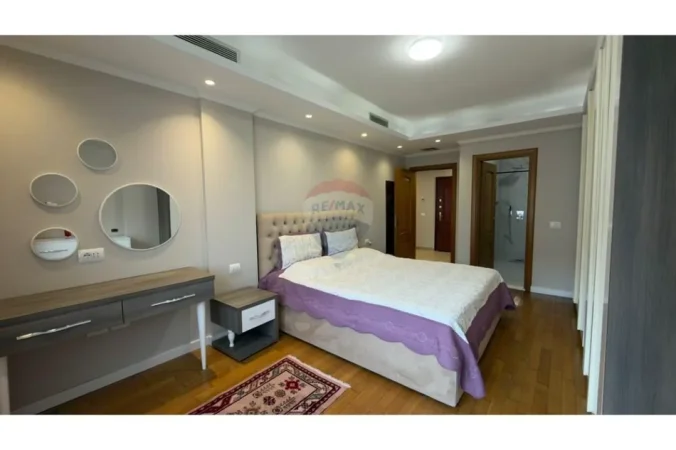 Tirane, jepet me qera apartament 2+1+Ballkon , 120 m² 1.500 € (liceu)