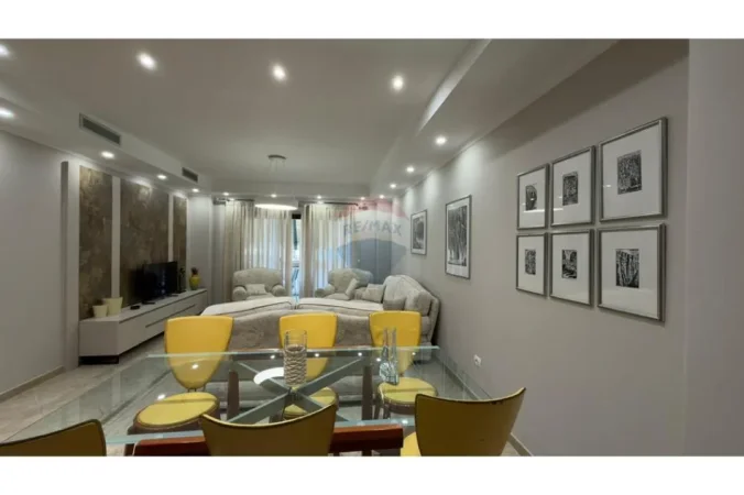 Tirane, jepet me qera apartament 2+1+Ballkon , 120 m² 1.500 € (liceu)