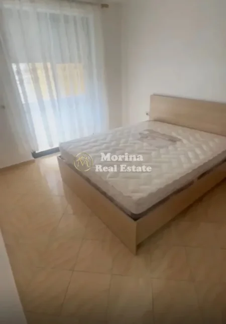 Tirane, jepet me qera apartament 1+1 Kati 1, 60 m² 450 € (Medreseja)