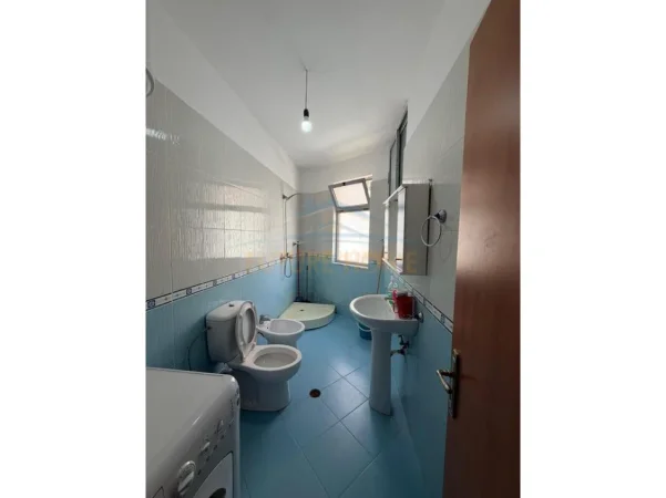 Tirane, shitet apartament 2+1+2 Kati 5, 92 m² 125.000 € (FRESK , Prane Flamingo)