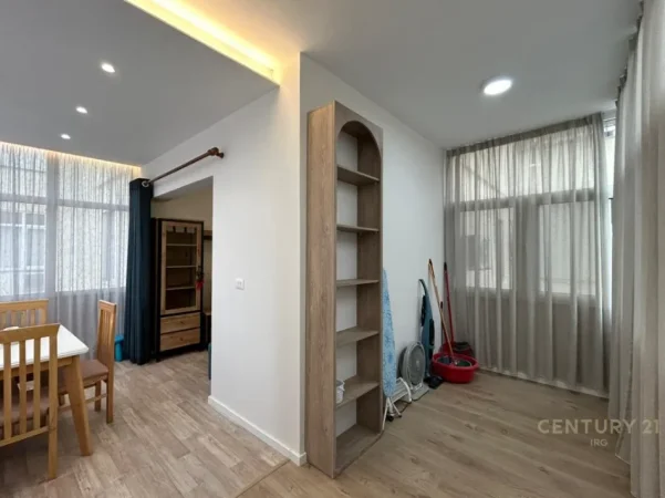 Tirane, jepet me qera apartament 1+1 Kati 4, 70 m² 650 € 