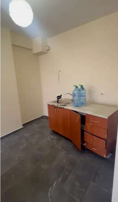 Tirane, shitet garsonier Kati 9, 49 m² 79.000 € (ASTIR)