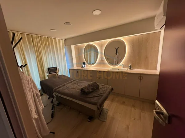 Tirane, shitet Biznesi Kati 0, 40,000 EURO , (SQUARE 21 , Rruga Kavajes)