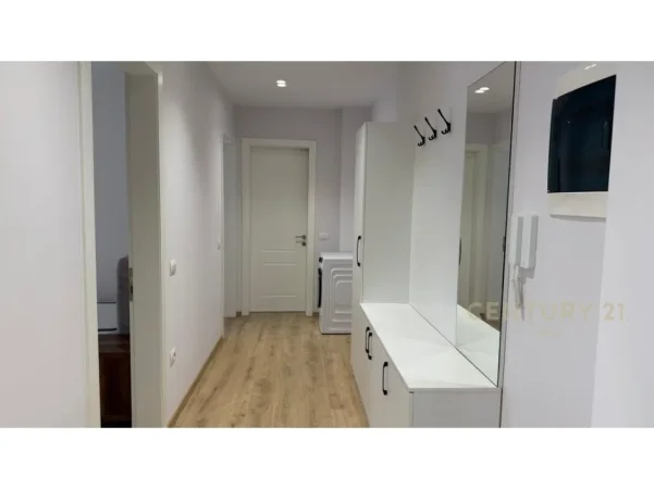 Tirane, jepet me qera apartament 2+1 Kati 3, 91 m² 600 € (GREEN CITY)