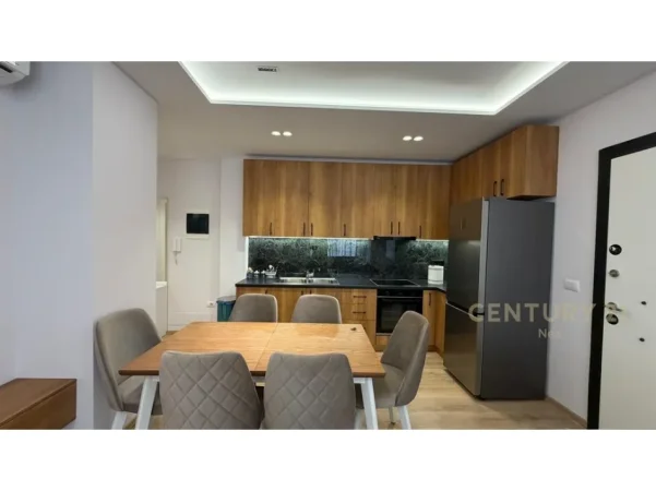 Tirane, jepet me qera apartament 2+1 Kati 3, 91 m² 600 € (GREEN CITY)