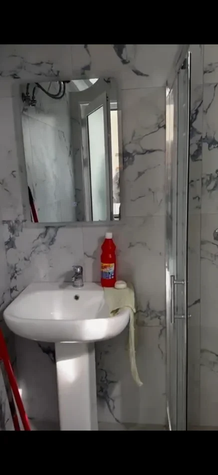 🏠 Jepet me Qira Apartament 1+1 tek  21 Dhjetori,  550 MIJE LEKE