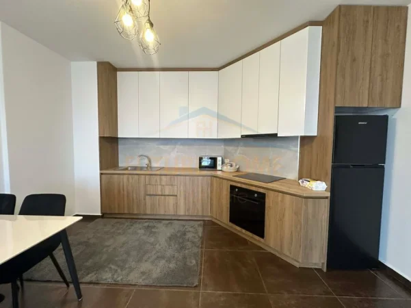 Tirane, jepet me qera apartament 2+1 Kati 8, 95 m² 580 € (ASTIR , Kompleksi Ales)