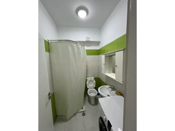 Tirane, jepet me qera 3+1 Kati 2, 85 m² 500 € 