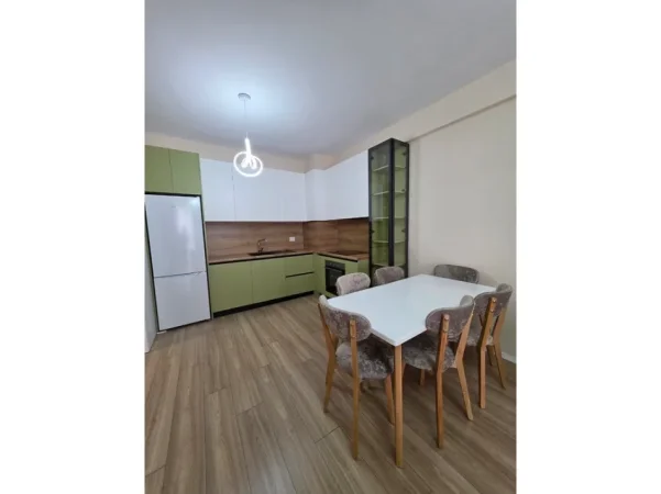 Tirane, jepet me qera apartament 1+1 Kati 3, 72 m² 500 € (URBAN GATE , Unaza e Re)