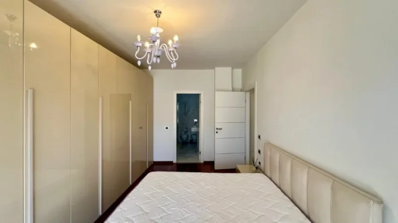 Jepet me Qera: 3+1+2wc+1Post Parkimi🅿️ - 📍Kopshti Zologjik (Pallati i Pavarotit) - 1200€ - Kati.6 - Sp.145m² || 4 min ne kembe nga Liqeni Artificial
