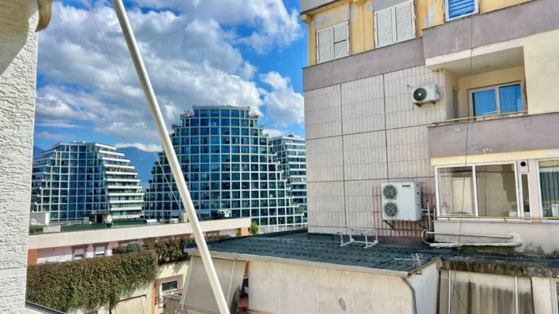 Jepet me Qera: 3+1+2wc+1Post Parkimi🅿️ - 📍Kopshti Zologjik (Pallati i Pavarotit) - 1200€ - Kati.6 - Sp.145m² || 4 min ne kembe nga Liqeni Artificial