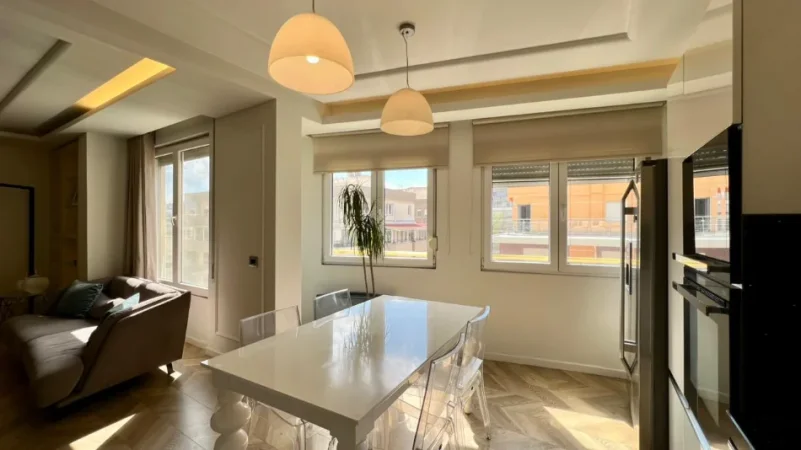 Jepet me Qera: 3+1+2wc+1Post Parkimi🅿️ - 📍Kopshti Zologjik (Pallati i Pavarotit) - 1200€ - Kati.6 - Sp.145m² || 4 min ne kembe nga Liqeni Artificial