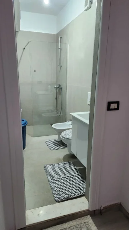 Tirane, jepet me qera apartament duplex Dublex Kati 1, 90 m² 500 € (Kushtrimi i Lirise ,Ali Demi)