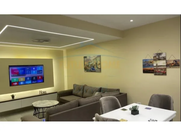 Tirane, jepet me qera apartament 1+1+Ballkon Kati 3, 65 m² 630 € (Kodra e Diellit)