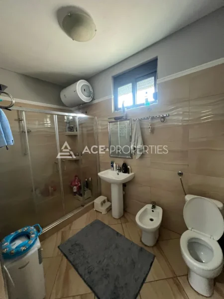 Durres, shitet apartament 3+1 Kati 3, 400 m² 260.000 € (Arapaj ,Durres)