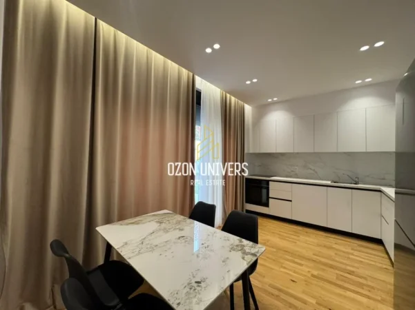 Tirane, jepet me qera Vile 2 Katshe Kati 0, 340 m² 3.300 € (Teg)