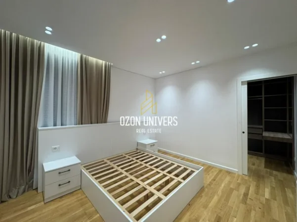 Tirane, jepet me qera Vile 2 Katshe Kati 0, 340 m² 3.300 € (Teg)