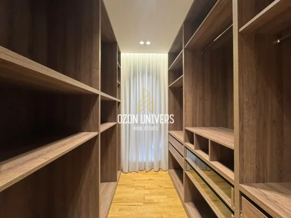 Tirane, jepet me qera Vile 2 Katshe Kati 0, 340 m² 3.300 € (Teg)