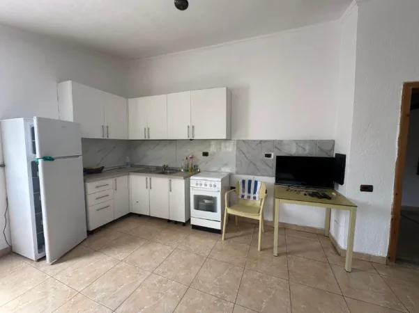 Tirane, jepet me qera apartament 2+1+Aneks Kati 4, 80 m² 500 € (Rruga e Durresit)