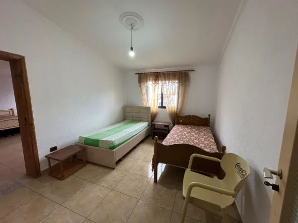 Tirane, jepet me qera apartament 2+1+Aneks Kati 4, 80 m² 500 € (Rruga e Durresit)