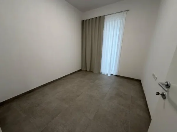 Tirane, jepet me qera apartament 2+1 Kati 2, 400 € 