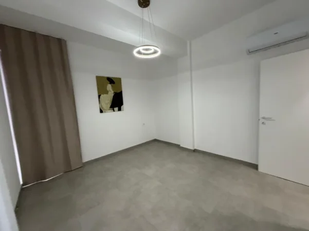 Tirane, jepet me qera apartament 2+1 Kati 2, 400 € 