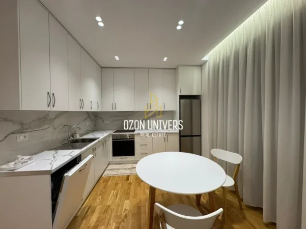 Tirane, jepet me qera Vile 2 Katshe Kati 2, 340 m² 3.300 € (Teg)