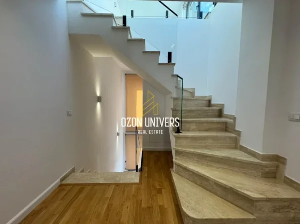 Tirane, jepet me qera Vile 2 Katshe Kati 2, 340 m² 3.300 € (Teg)